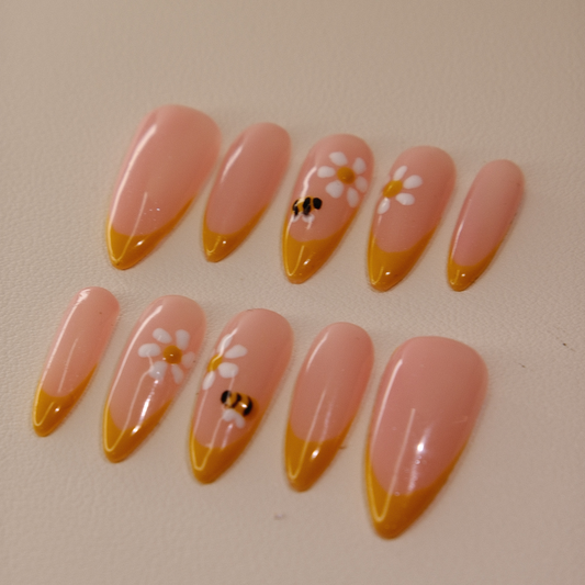 Honey Bee- Press ons nails